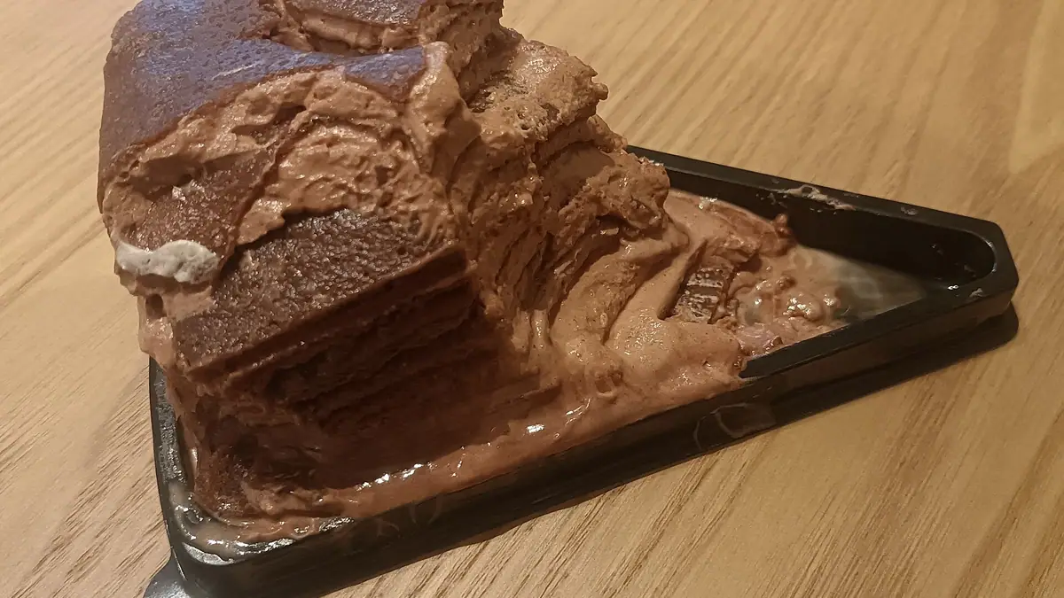 Slades Park Pavilion – vegan bakery in Talbot Village, Bournemouth